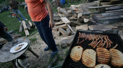 Faci grătar? Fumezi? Atenție, intră în funcțiune Legea Mirosurilor, cu amenzi uriașe!