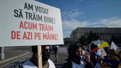 Ce economie face statul dacă dă afară 40.000 de oameni din administrație. Suma este echivalentă cu cea virată partidelor în 2024-2025