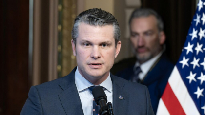 Donald Trump îl laudă Pete Hegseth