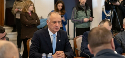 USR: Industria de armament are nevoie de investiții, nu de indemnizații aberante pentru conducere