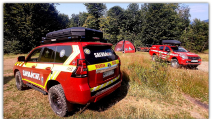 Tânăr de 21 de ani, atacat de câinii de la o stână în Munții Făgăraș. S-a ales cu răni, dar câinele său de companie a fost ucis