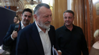 Claudiu Manda vrea să îi ia locul lui Paul Stănescu în PSD și candidează la funcția de secretar general al partidului
