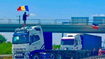 O reținere și amenzi de zeci de mii de lei după blocajul intenționat de pe Autostrada Soarelui