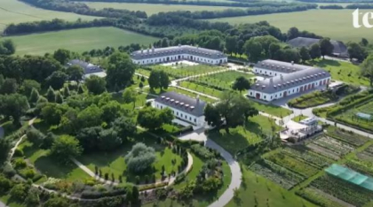 Imagini virale cu palatul lui Viktor Orban. Un deputat a intrat pe moșie și a filmat tot: „E un castel, luxul e în exces”