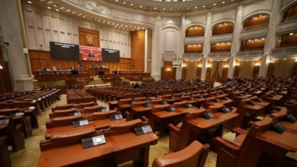 Moțiunea AUR, citită în plen: „Afară cu Guvernul ipocrit care îi pune pe români să plătească nota”