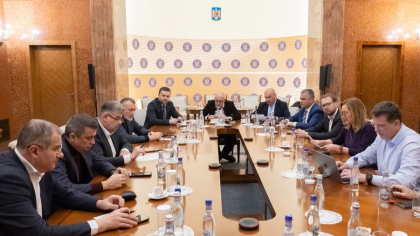 Alegerile prezidențiale zguduie partidele : demisii, criză și speranțe în finaliștii cursei| ANALIZǍ
