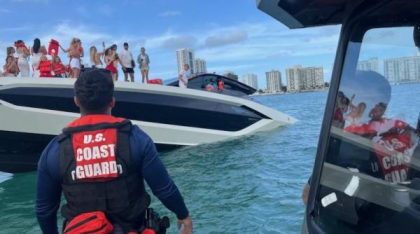 Un iaht de lux plin cu influenceri s-a scufundat lângă Miami Beach. Martorii spun că au fost uluiți de ce au văzut: Era vertical