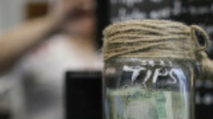 Sondaj: 60% dintre micii antreprenori spun că sunt puternic afectaţi de taxe şi iau măsuri dure de reducere a costurilor