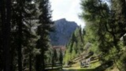 Excursioniști aflați în mai multe cabane din Austria au fost evacuați cu elicopterul în urma alunecărilor de teren