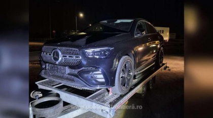 Un Mercedes-Benz de 100.000 de euro, furat din Italia, a fost găsit exact înainte de granița cu Bulgaria