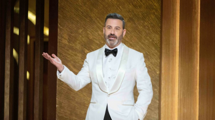 Hollywoodul sare în apărarea lui Jimmy Kimmel și acuză Casa Albă de cenzură, după ce ABC i-a suspendat emisiunea