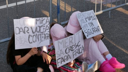 Roxana Oprea, activistă romă E-Romnja: „Violența domestică este un fenomen structural, nu etnic. Există mult rasism, există dublul standard al autorităților atunci când vine vorba de femei rome” 