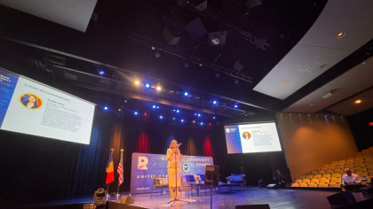Oana Țoiu a ținut un discurs la Chicago în fața unei săli aproape goale. Șefa diplomației române a condamnat asasinarea lui Charlie Kirk