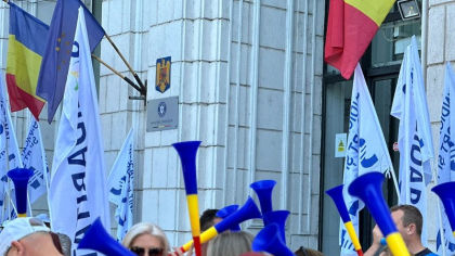 Polițiști locali, ceferiști, siderurgiști și angajați din Romsilva sunt așteptați marți la un miting de protest în Piaţa Victoriei