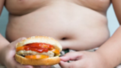 UNICEF: Unul din trei copii din România este obez. Ce trebuie să conțină „farfuria sănătoasă” pentru a reduce riscurile