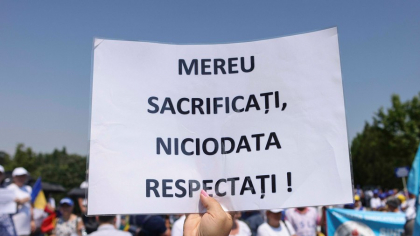 Sindicaliștii protestează în Piaţa Victoriei faţă de măsurile fiscale: „Afectează capacitatea de administrare a fondurilor europene”