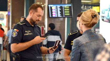 Femeie anchetată după ce a încercat să aducă ilegal în țară trei minori cu pașapoarte împrumutate, susținând că sunt copiii ei