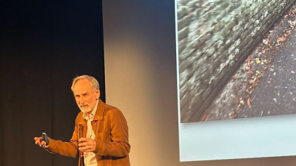 Ferre Laevers profesor la Facultatea de Psihologie şi Ştiinţele Educaţiei, Universitatea Regală din Leuven, Belgia: Educaţia este singura pârghie pe care o are o societate pentru a schimba cursul lucrurilor. Chiar dacă va dura timp de generaţii întregi, trebuie să începem schimbările în calitatea educaţiei de acum
