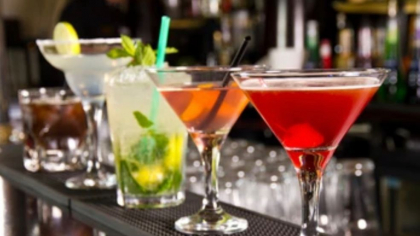 Cocktailul care te lasă fără vlagă la înălțime. Ce nu-ți spun stewardesele când comanzi Bloody Mary