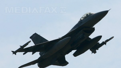 Avioane britanice au zburat 12 ore alături de SUA şi NATO în apropierea graniţei cu Rusia