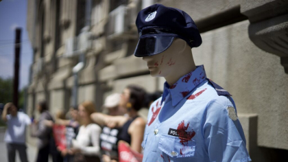 Protest la IGPR: „Poliţia are uniforma pătată de sânge” după crima de la Prahova