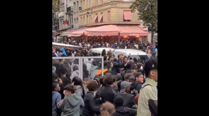 Mii de oameni s-au bătut în stradă, la Paris, pentru pui prăjit oferit gratuit