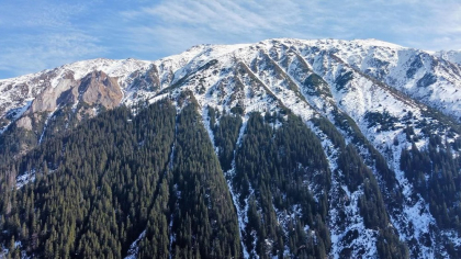 Salvamontiştii recomandă amânarea activităţilor turistice în zonele montane înalte. „Nu subestimaţi muntele, mai ales în condiţii severe!”