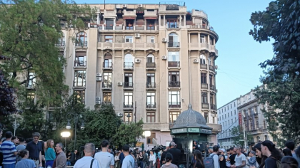 Contraste în noaptea decisivă. Cum au trăit seara alegerilor George Simion și Nicușor Dan