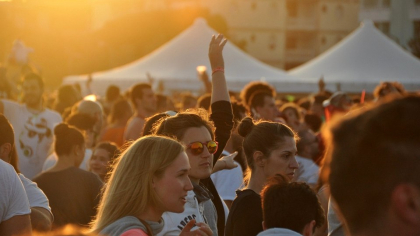 Festivalurile de noapte stârnesc scandal între români: „Dacă vrei liniște, caută o pădure”