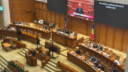 Un nou atac PSD la Guvernul Bolojan. Amendamente în Parlament pentru anularea măsurilor decise de premier în pachetul de măsuri pentru Educație