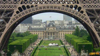 Ce n-a văzut Parisul, încă! Temperaturi de 50 de grade Celsius