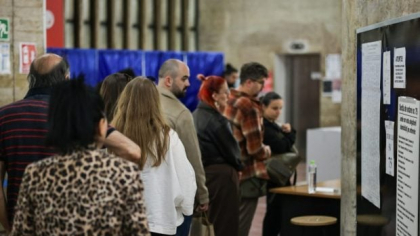 Turiștii au lăsat două secții din Sinaia fără buletine de vot