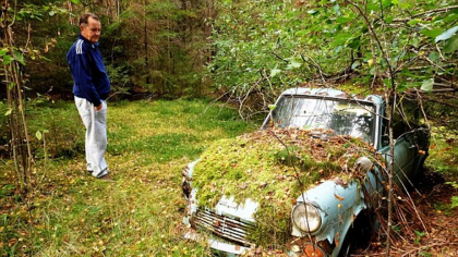 Un finlandez care și-a abandonat mașina acum 40 de ani în pădure a găsit-o exact unde o lăsase: „Era într-o stare mai bună decât se aștepta cineva”