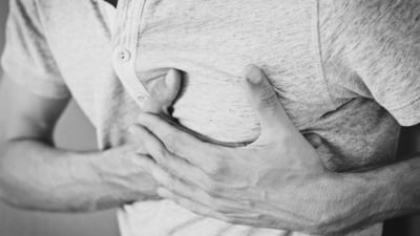 Semnele exacte pe care ți le transmite corpul cu o lună înainte de un atac de cord. Medic: "Îți pot salva viața"