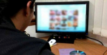 11 persoane reținute pentru pornografie infantilă, trafic de minori și șantaj, în mai multe județe