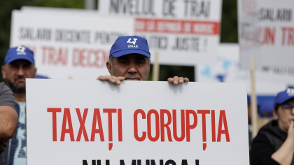 Trei federaţii sindicale organizează marţi un miting de protest în Piaţa Victoriei