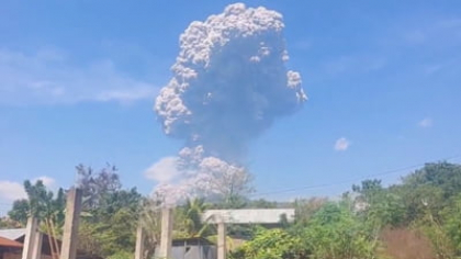 Un vulcan a erupt în Indonezia. Ce spun autoritățile FOTO/VIDEO