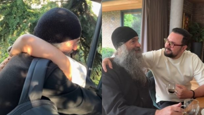 Părintele Pimen a dormit acasă la Andra și la Cătălin Măruță. Ce lecție a avut pentru ei: „Cuvintele lui sunt hrană pentru suflet”
