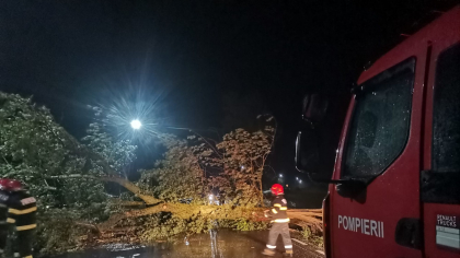 Ciclonul „Barbara” a adus ploi record și vânturi puternice în România. Bucureștiul și sudul țării, cele mai afectate zone