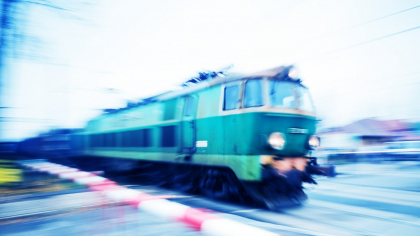 Documente de sec XXI, cu infrastructură de sec XIX. Studenții care cer transport gratuit pe CFR încurcați de cartea electronică de identitate