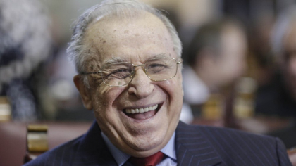 Starea de sănătate a lui Ion Iliescu este stabilă, însă are nevoie în continuare de suport respirator