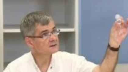 Premieră medicală în România: o fetiță de 6 luni a primit un microcip în ureche. Costul procedurii