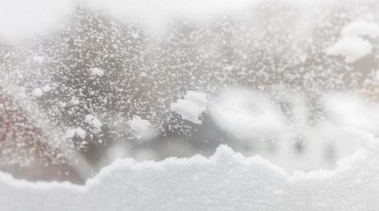 Avertizare meteo imediată: Cod galben de ninsori și viscol de 120 km/h la munte. Care sunt județele afectate