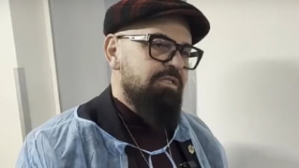 Piedone, în fruntea unei echipe ANPC, a verificat jucăriile erotice. Aproape 5000 de obiecte au fost confiscate. Unele vor fi „supuse unor analize specifice”