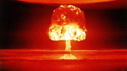 Franța trebuie să ceară iertare Polineziei și Algeriei pentru testele nucleare făcute 30 de ani pe teritoriul acestor țări. Locuitorii așteaptă o recunoaștere oficială a bolilor rezultate
