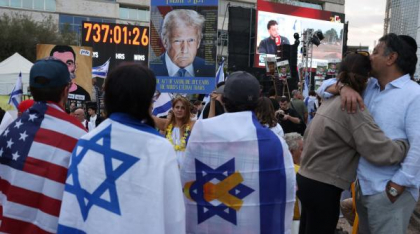 Trump a plecat spre Israel și spune că „războiul s-a încheiat” în Gaza. Rudele așteaptă eliberarea ultimilor ostatici ținuți captivi