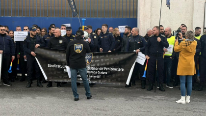 Protest la Centrul de Detenție Craiova. 250 de polițiști cer oprirea „haosului” din sistem