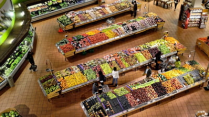 Preţurile alimentelor, la cel mai ridicat nivel din ultimii ani. Care este cauza scumpirilor
