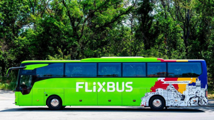 FlixBus, cea mai extinsă reţea de autocare interurbane din Europa, lansează primele rute interne în România, conectând 50 de oraşe prin 10 linii operate împreună cu parteneri locali