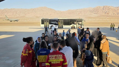 Gaza: Peste 30 de persoane, copii și aparținători, transferați în România